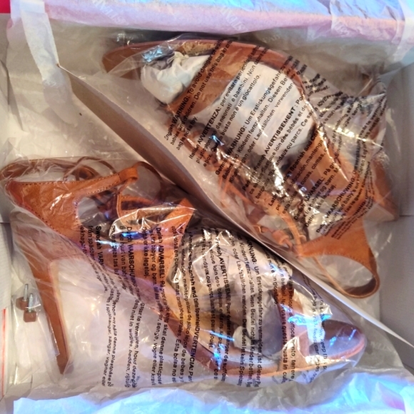 JustFab Reeta Heels - Picture 7 of 11